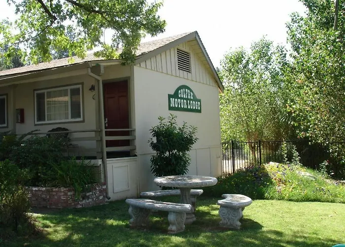 Motels in Colfax