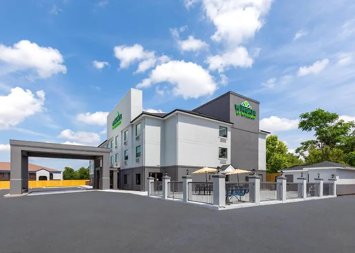 Motels in Waynesboro