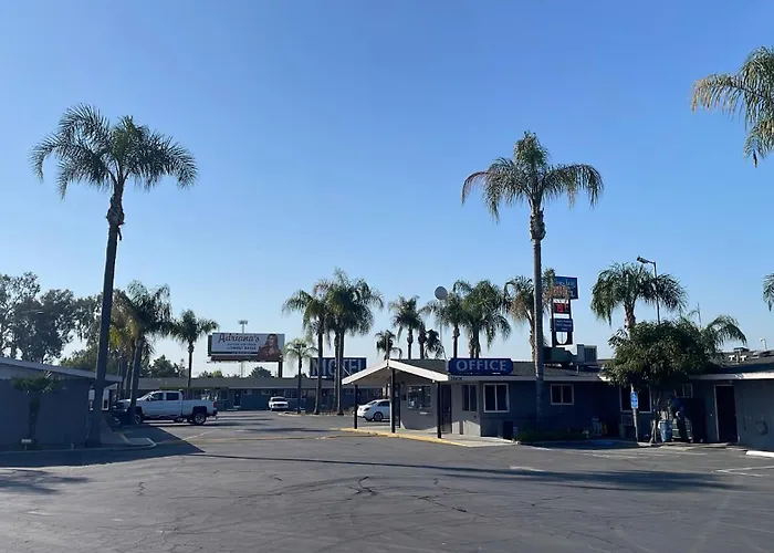 Motels in Kingsburg