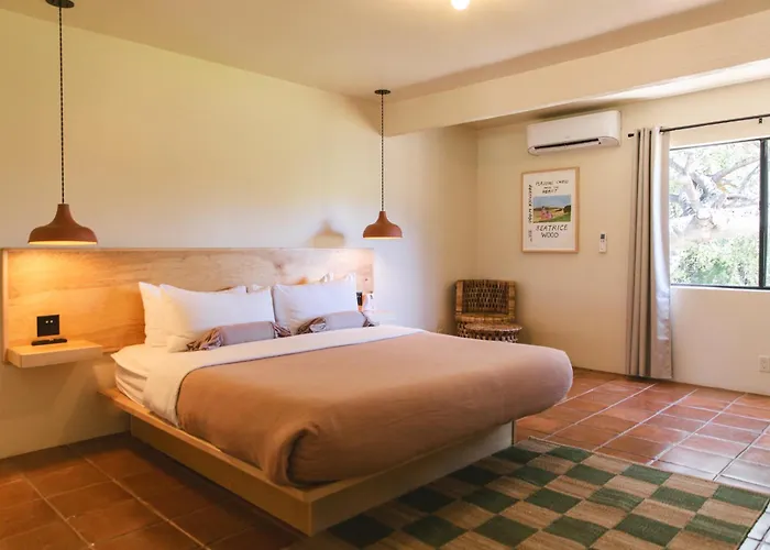 Motels in Topanga