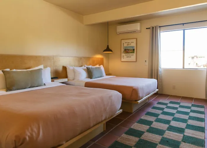 Motels in Calabasas