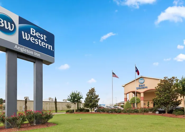 Motels in Angleton