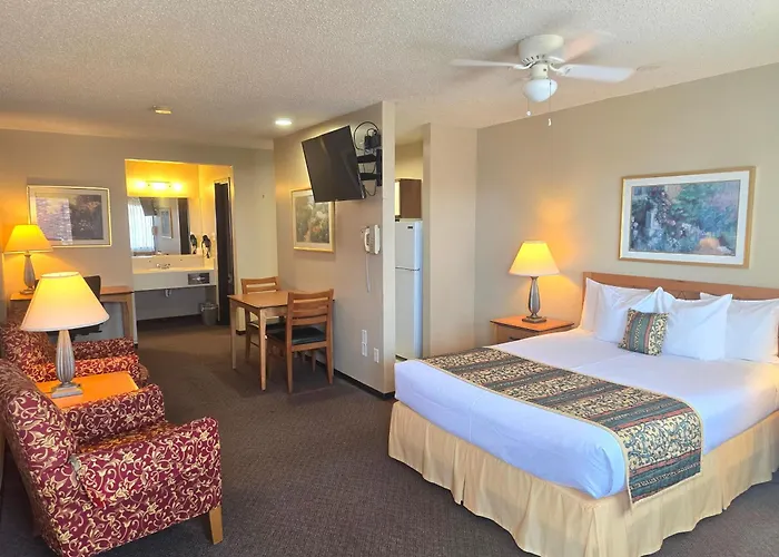 Motels in Moore