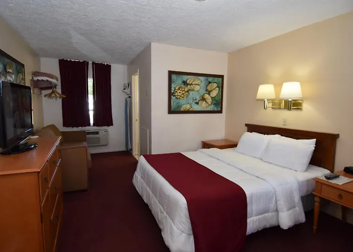Motels in Oswego