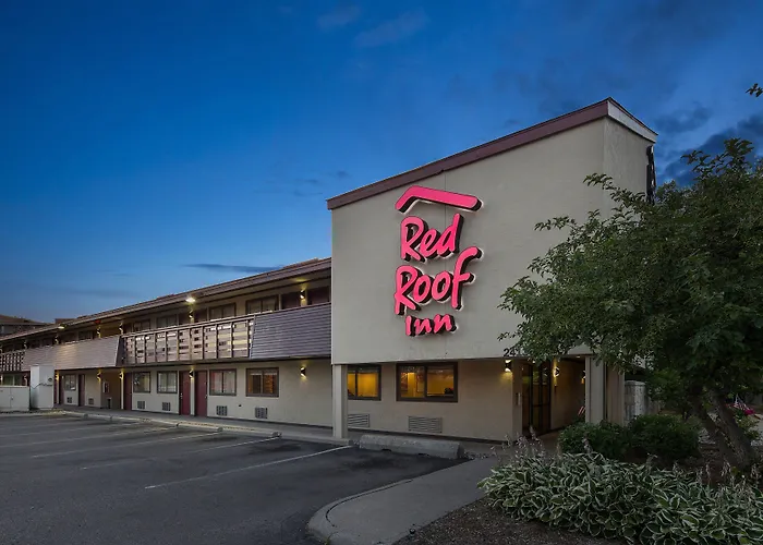 Motels in Dearborn