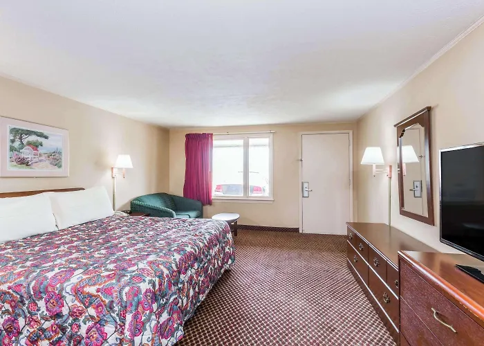 Motels in Martinsville