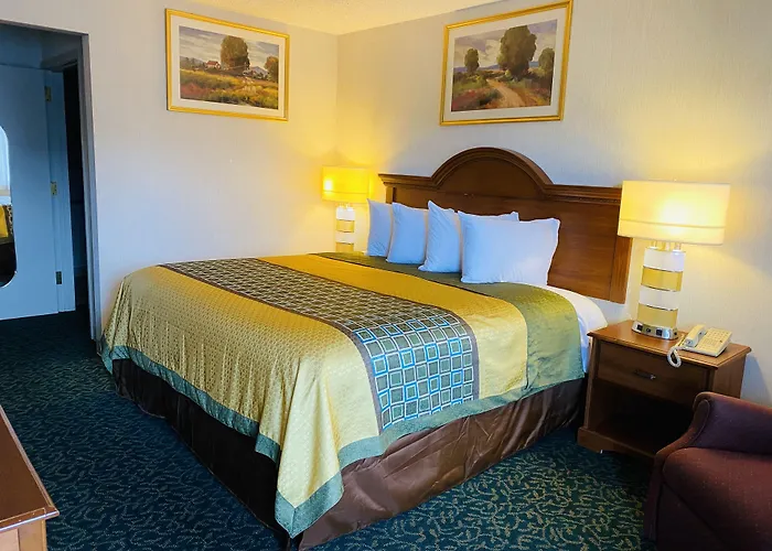 Motels in Lenexa