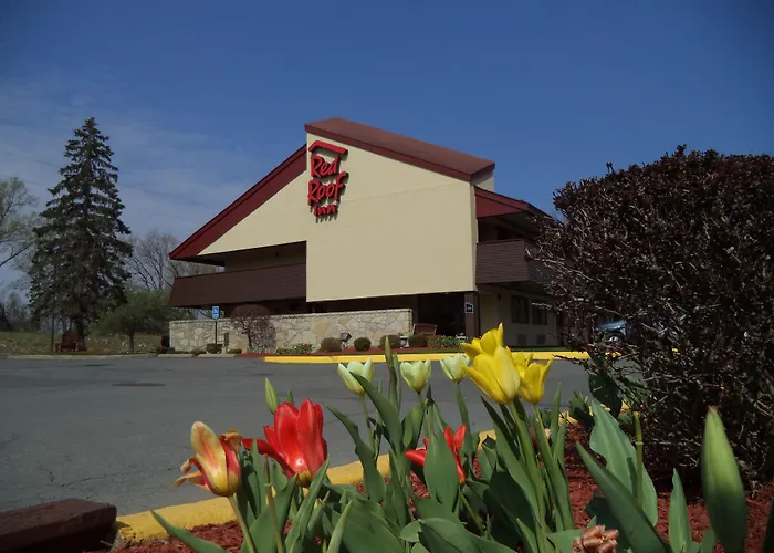 Motels in Utica