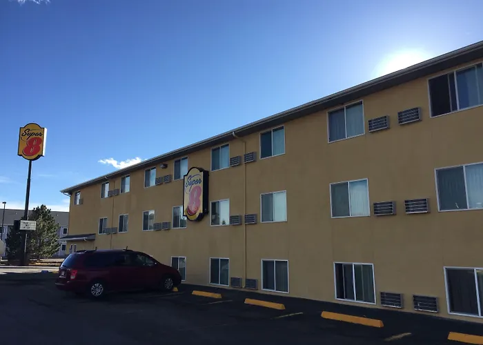 Cheap Hotels in Raton