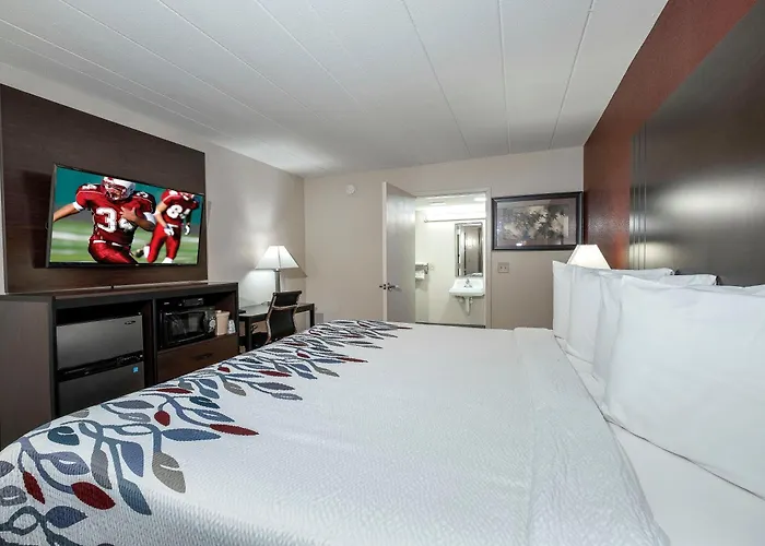 Motels in Freehold