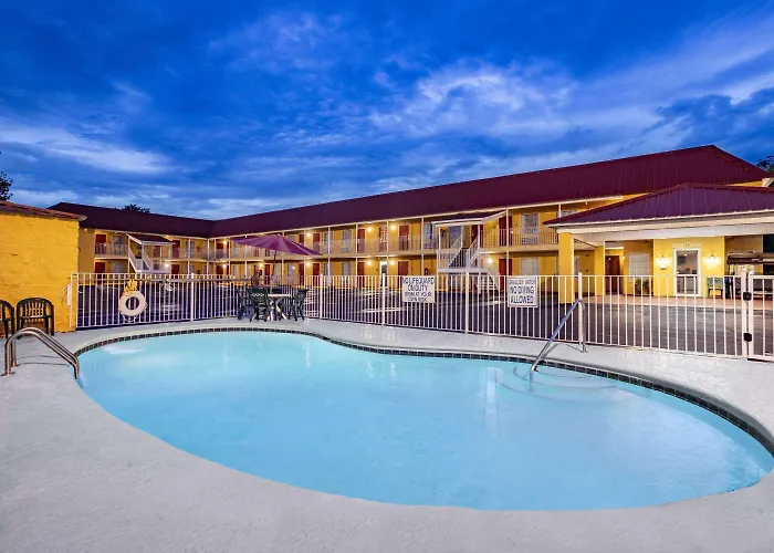 Motels in Barnwell
