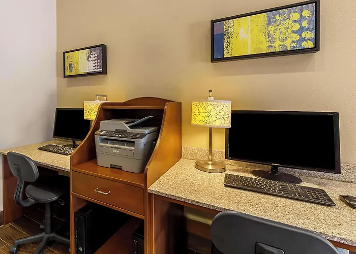 Motels in White Pine