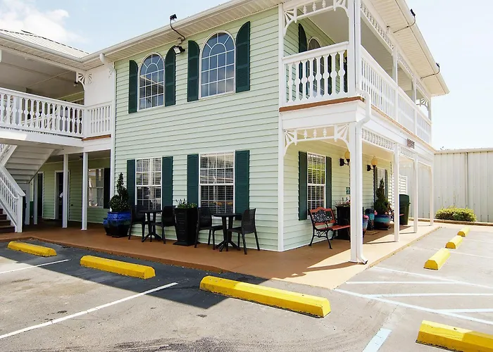 Motels in Dauphin Island