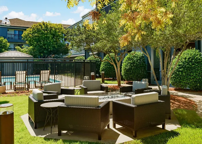 Cheap Hotels in Lewisville