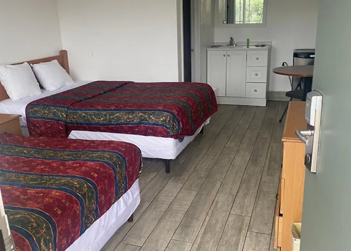 Motels in Thousand Oaks