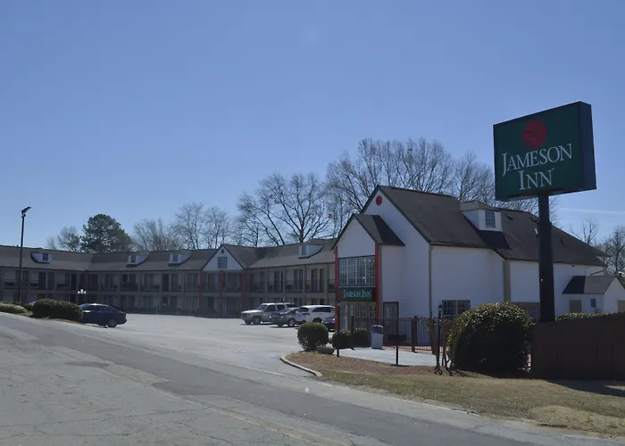 Motels in Winder