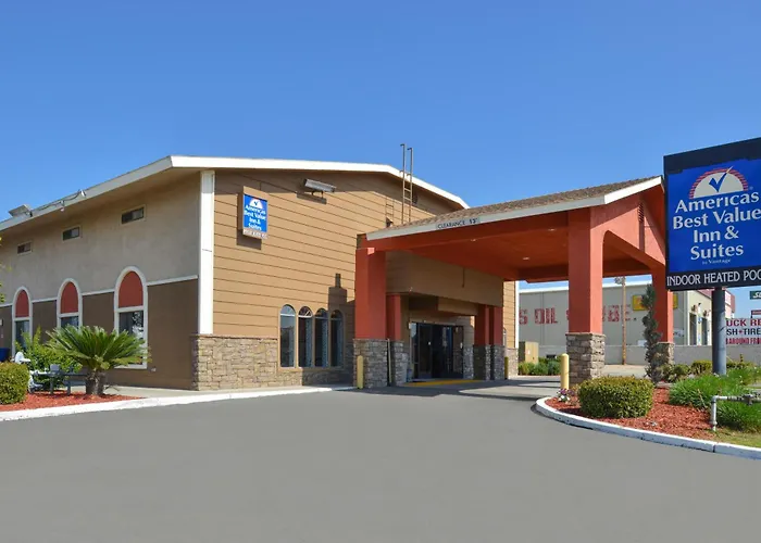 Motels in Delano