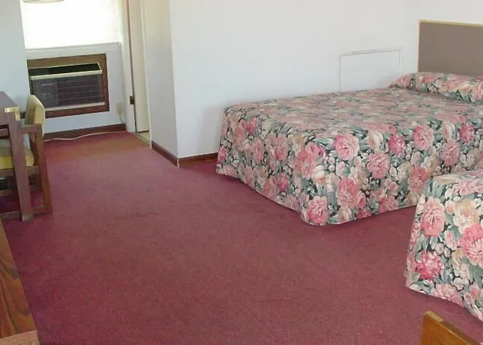 Motels in Monticello