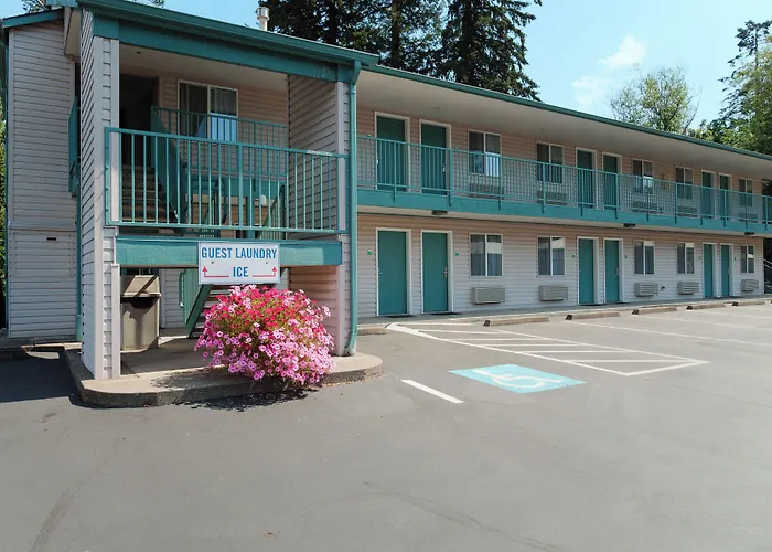 Motels in Sweet Home