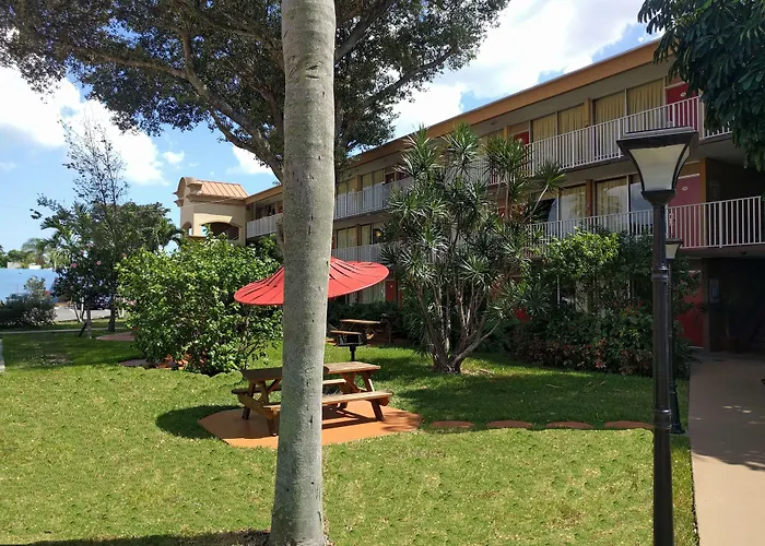 Cheap Hotels in Dania Beach