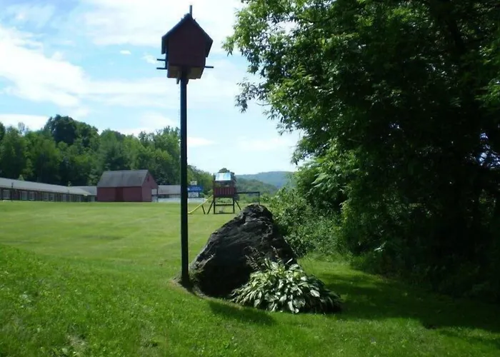 Motels in Pownal