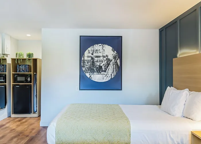 Motels in Westport