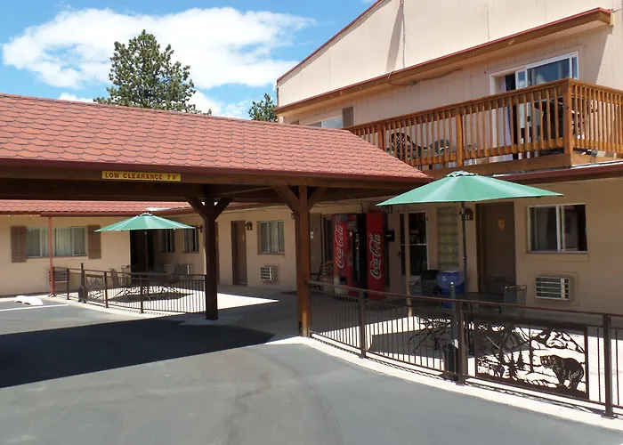 Motels in Golden