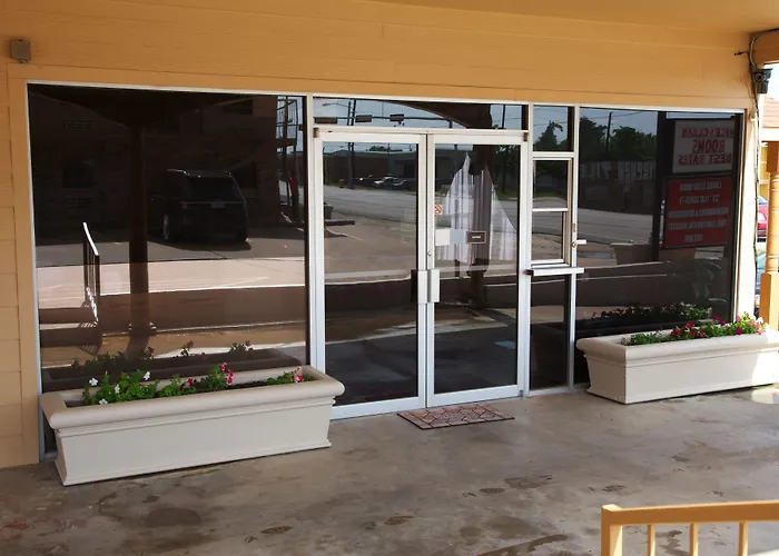Motels in Brenham