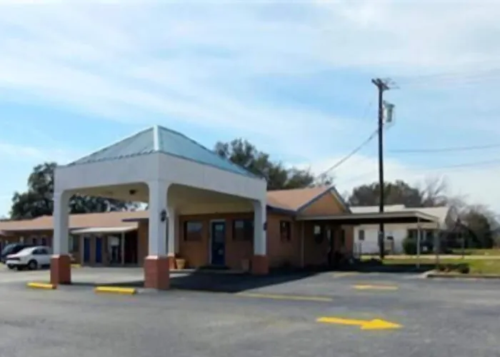 Motels in Comanche