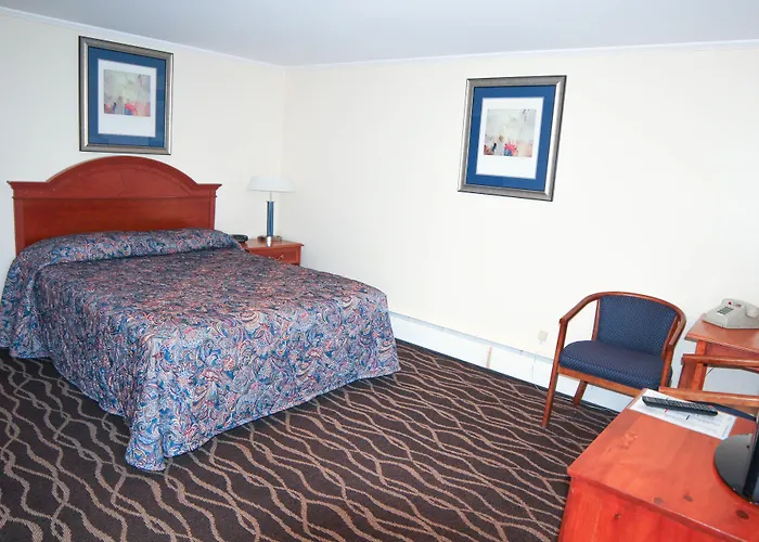 Motels in Chicopee