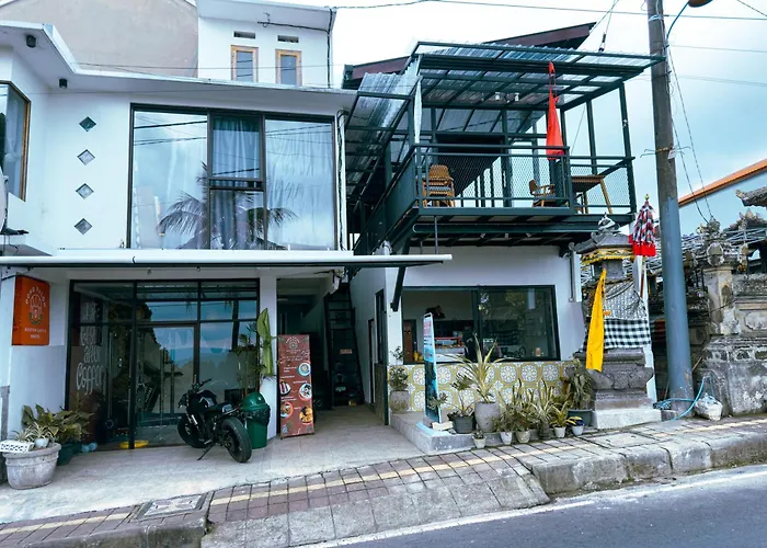 Hostels in Munduk