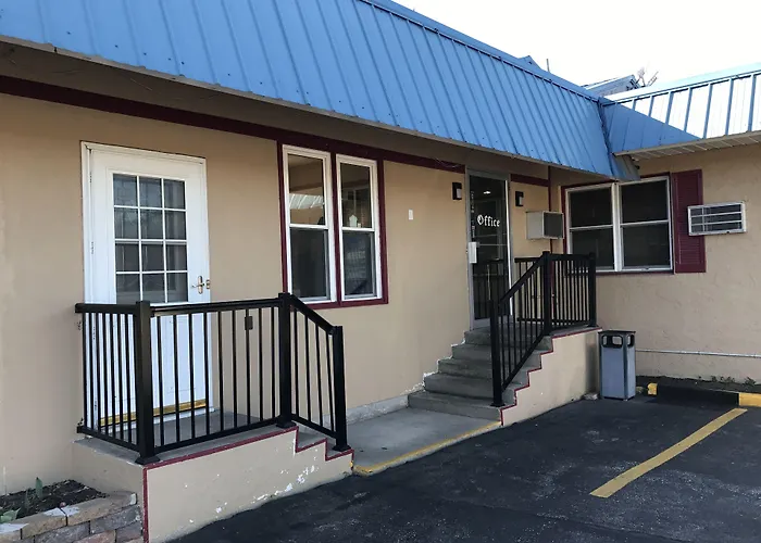 Motels in Marinette