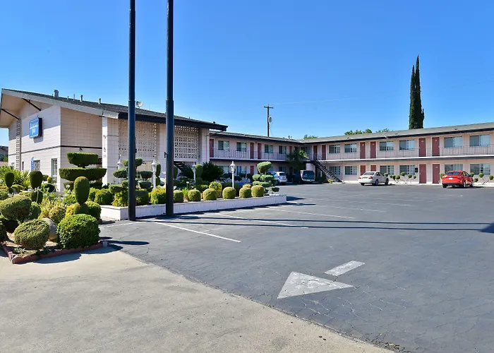 Motels in Santa Nella
