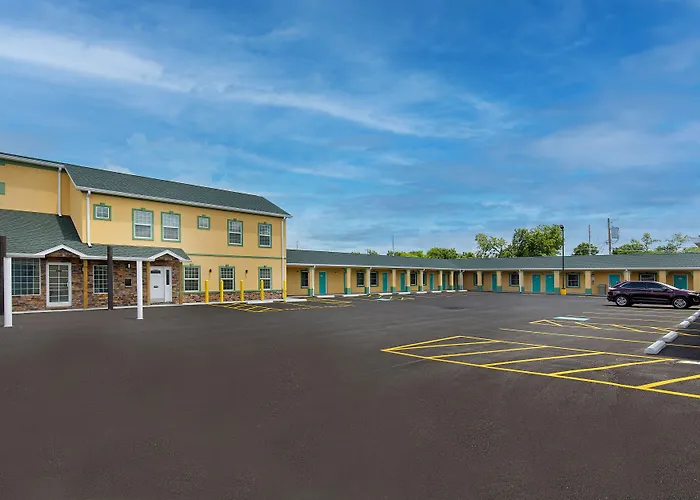 Motels in Falls of Rough