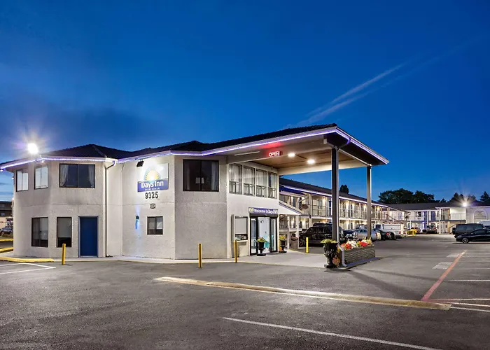 Motels in Lakewood