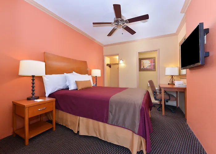 Motels in Porterville