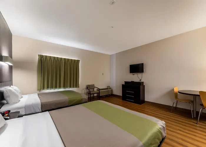 Cheap Hotels in Kenedy