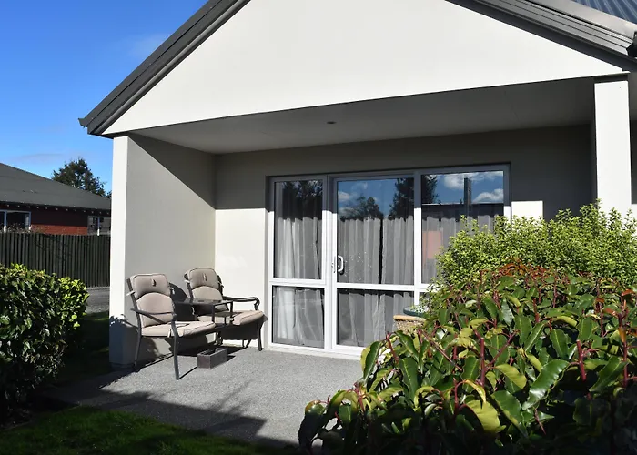 Motels in Darfield