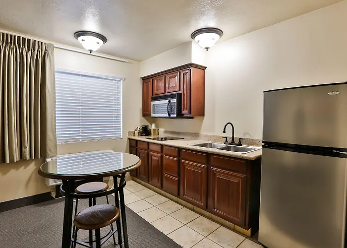 Motels in Santa Clara