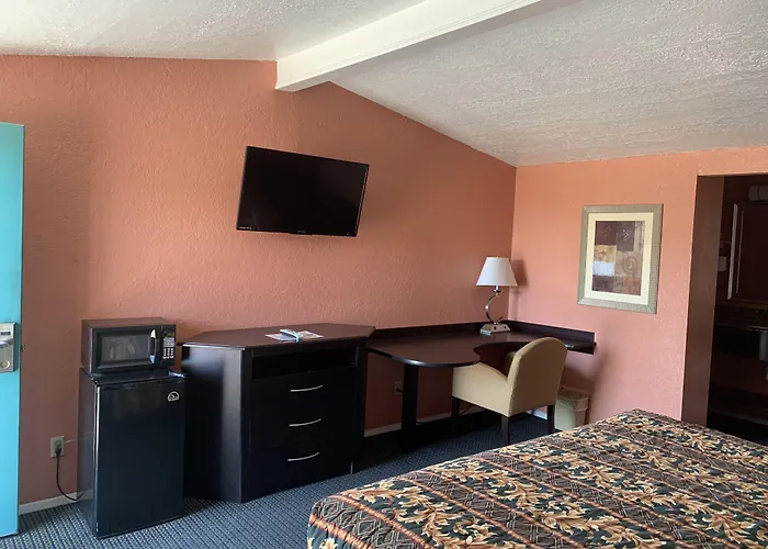Motels in Borger