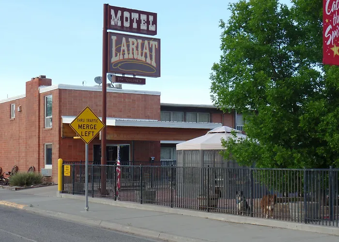 Motels in Hardin