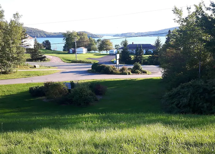 Motels in Englishtown