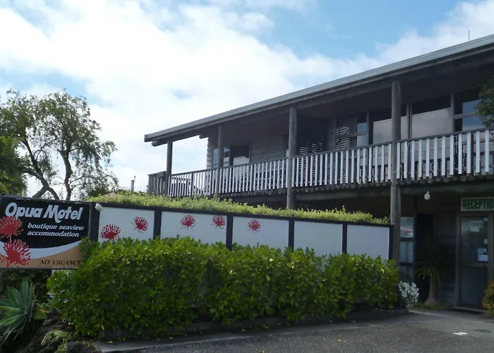 Motels in Opua