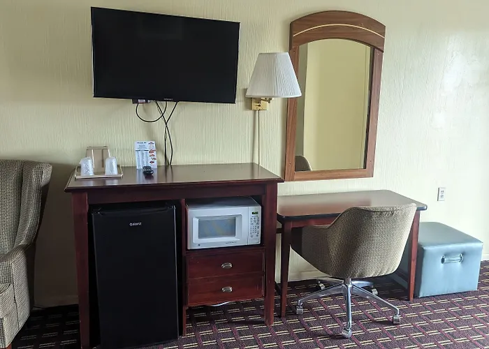 Motels in New Stanton