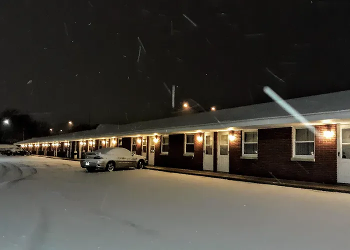 Motels in Menominee