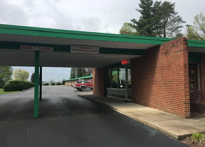 Motels in Cedar Bluff