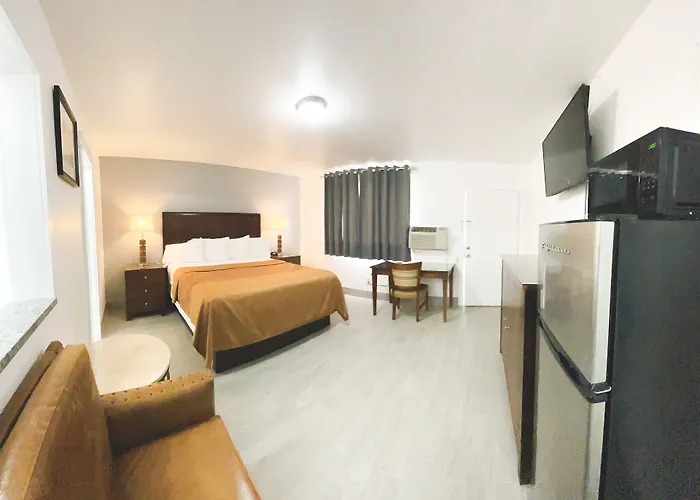 Motels in Brownfield