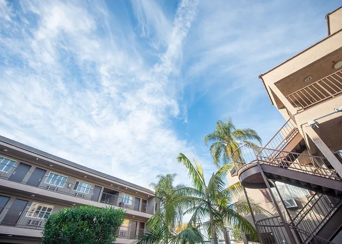 Motels in Huntington Park