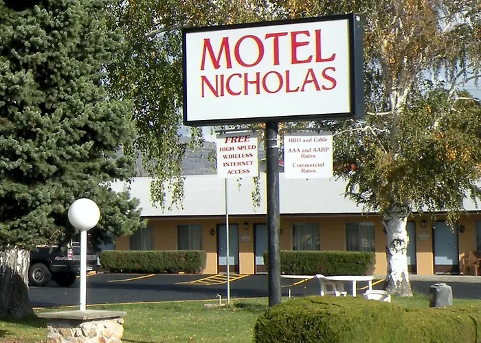 Motels in Republic