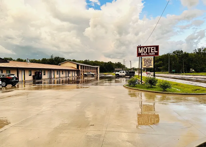 Motels in Wood River